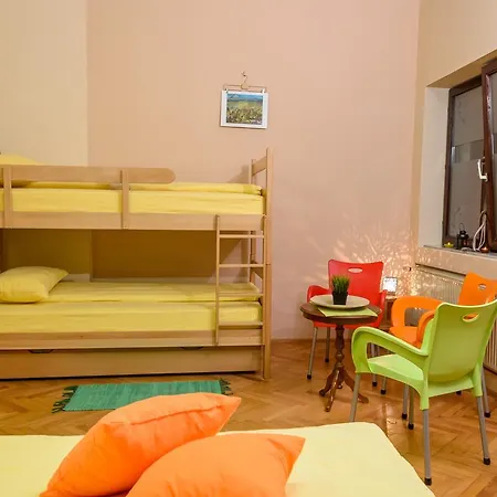 Hostel White Town *